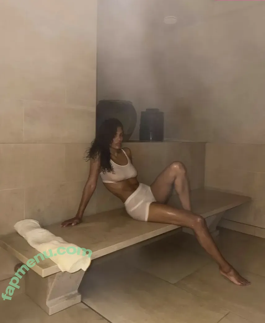 Tina Kunakey nude photo #0305 (tinakworld / tinariccia)