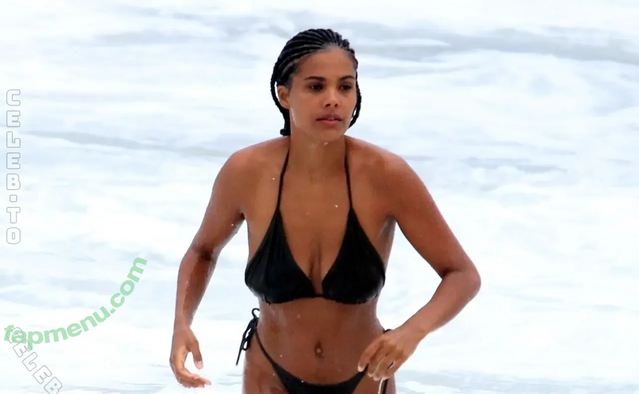 Tina Kunakey nude photo #0309 (tinakworld / tinariccia)