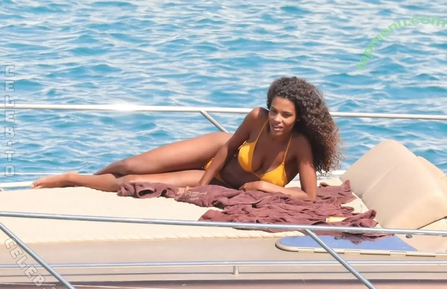 Tina Kunakey nude photo #0325 (tinakworld / tinariccia)