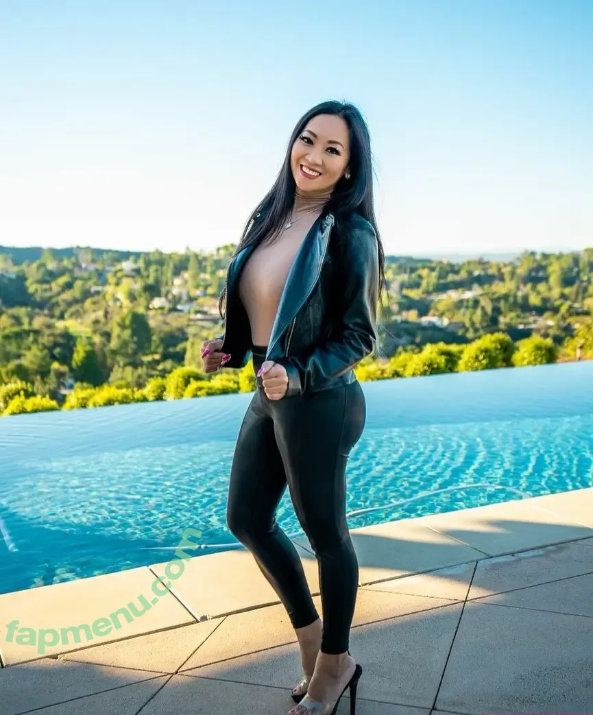 Tina Le nude photo #0004 (mztinale)