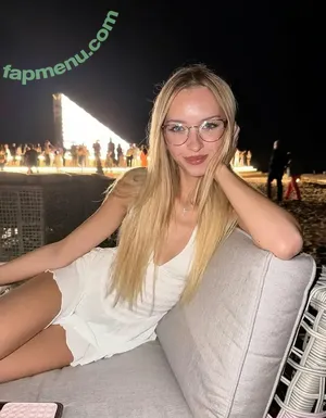 tinabellee / bookbabeava / booktokava / tianabellee nude photo #0056