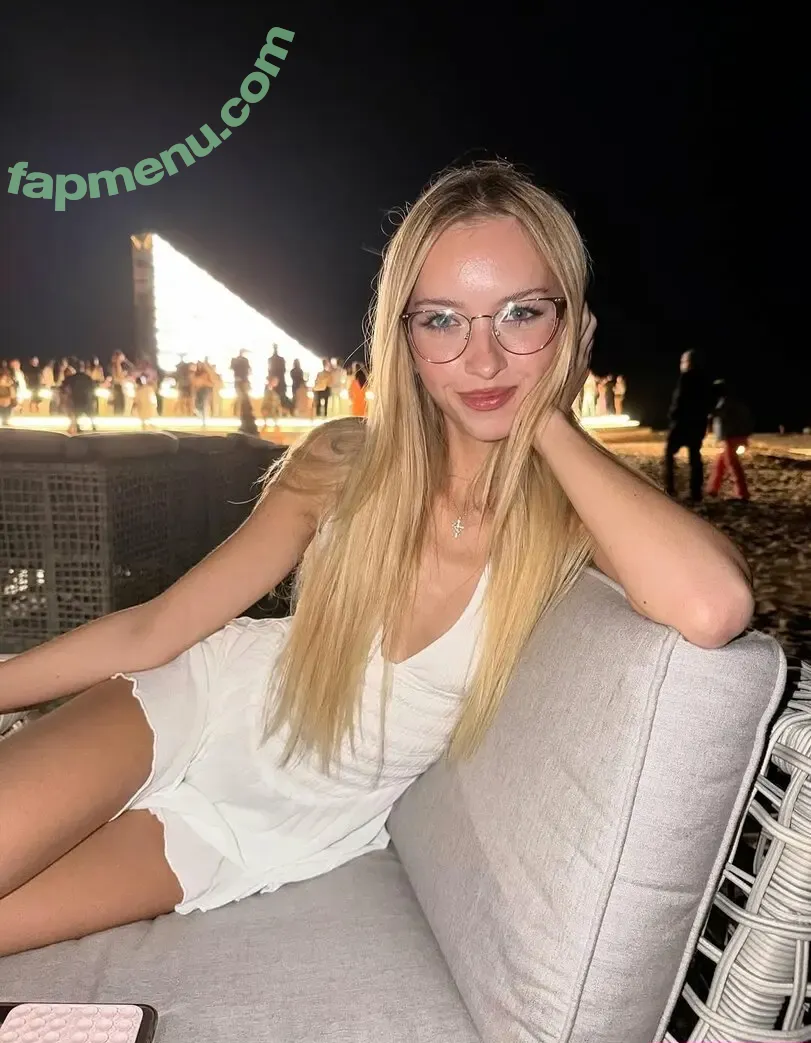 tinabellee nude photo #0056 (bookbabeava / booktokava / tianabellee)