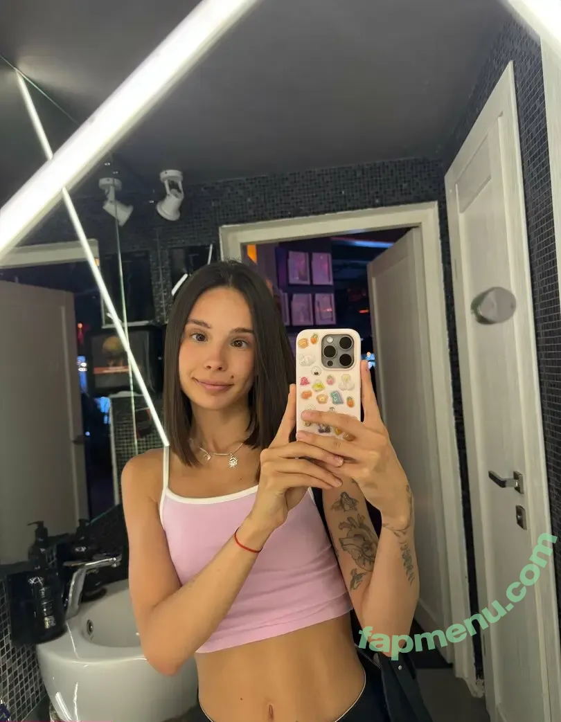 tinaember nude photo #0101 (tina_ember2)