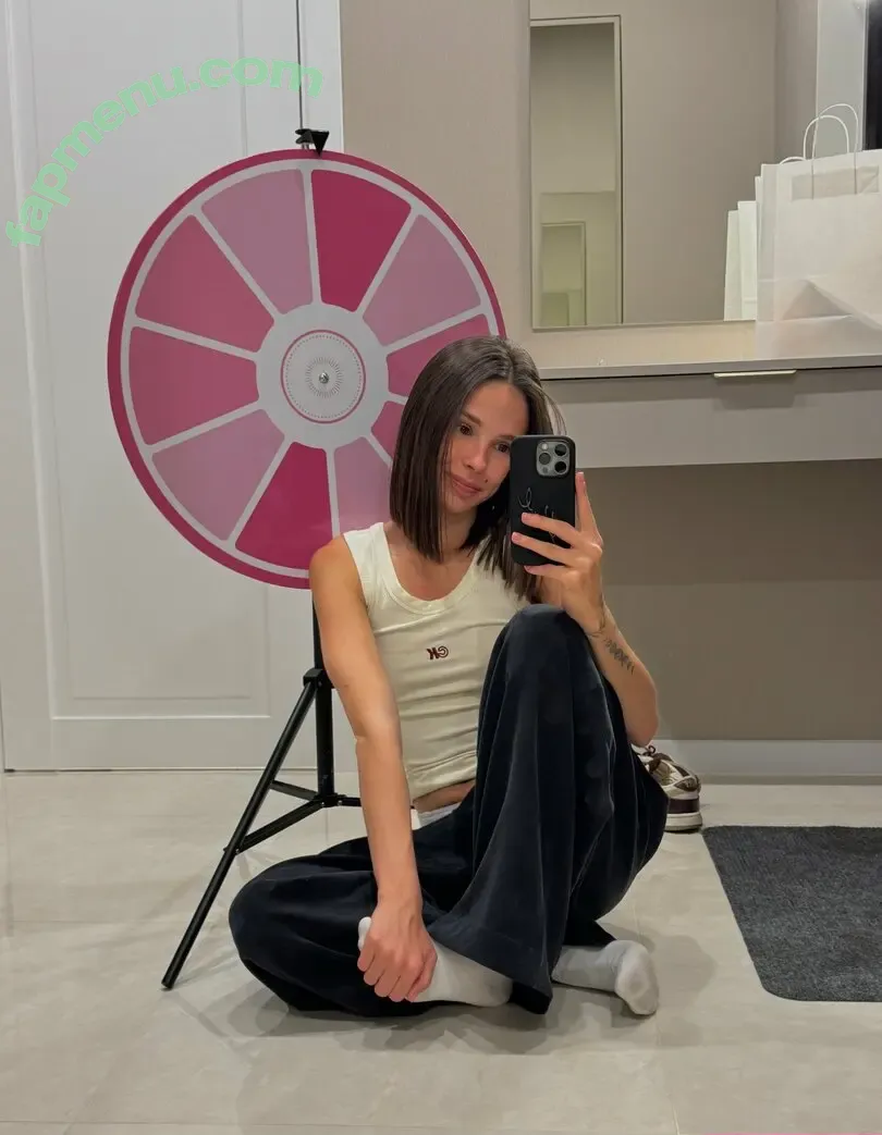 tinaember nude photo #0109 (tina_ember2)