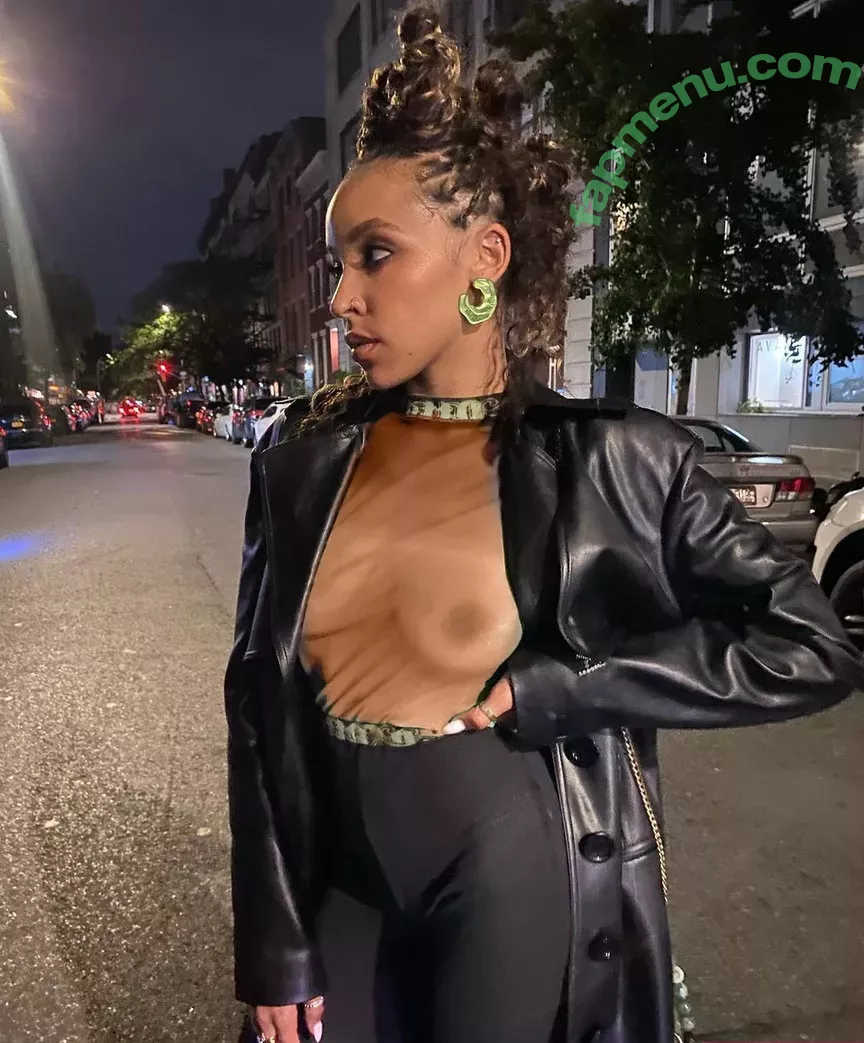 Tinashe nude photo #0001 (OfficialTinashe / slimred_20 / tinashejogensen / tinashenow)