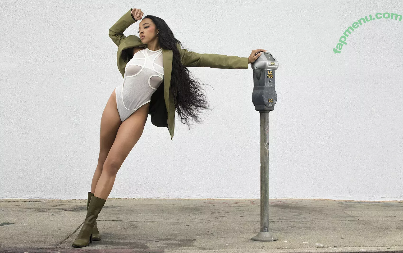 Tinashe nude photo #0174 (OfficialTinashe / slimred_20 / tinashejogensen)