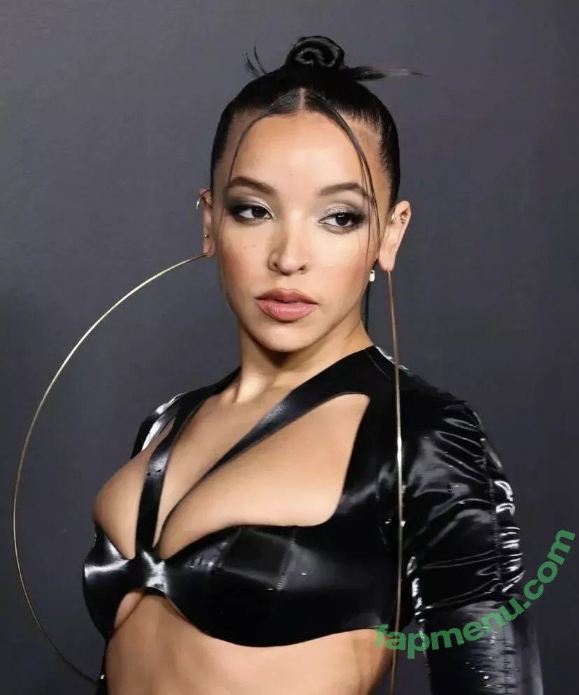 Tinashe nude photo #0195 (OfficialTinashe / slimred_20 / tinashejogensen)
