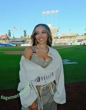 Tinashe / OfficialTinashe / slimred_20 / tinashejogensen / tinashenow nude photo #1049