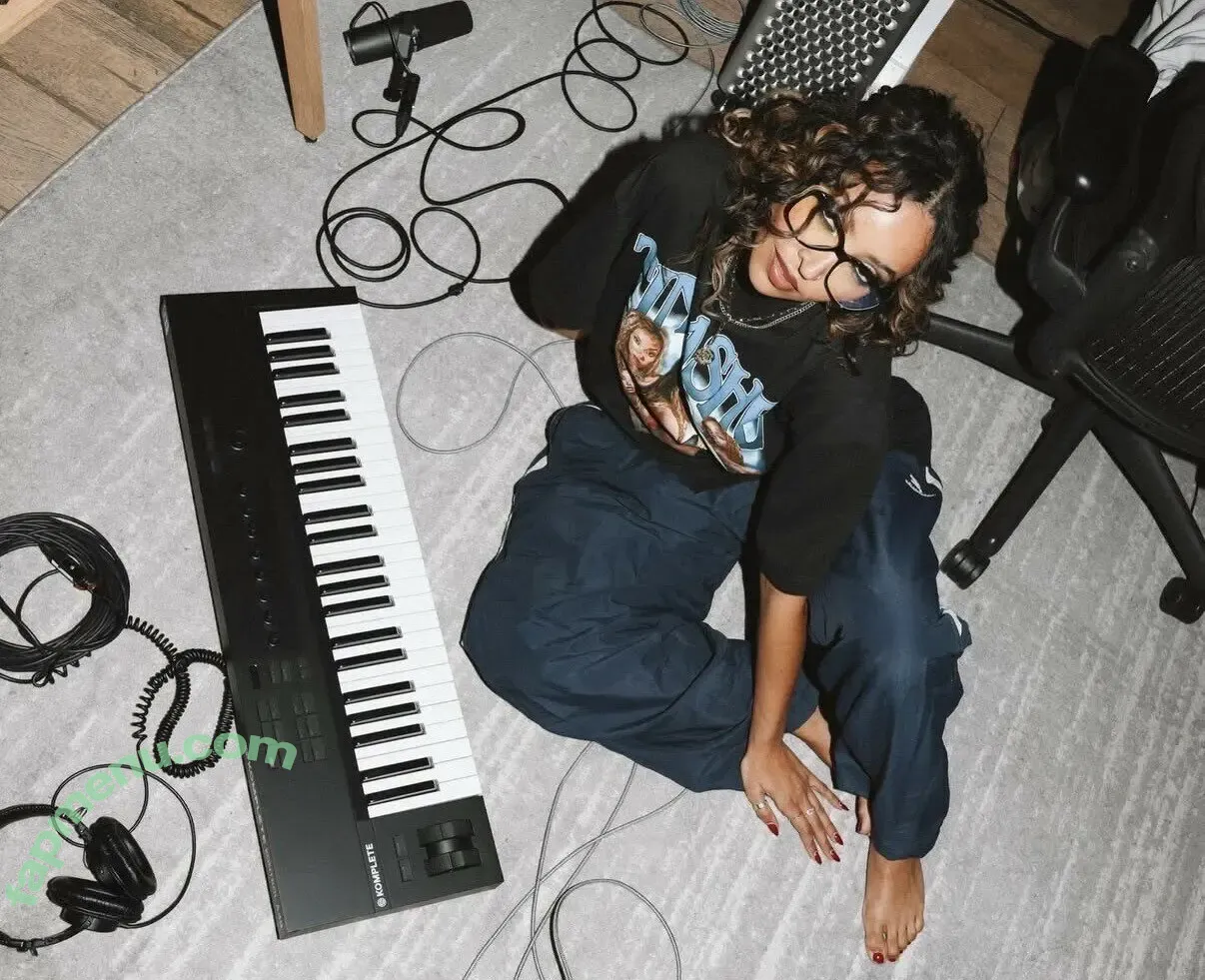 Tinashe nude photo #1059 (OfficialTinashe / slimred_20 / tinashejogensen / tinashenow)