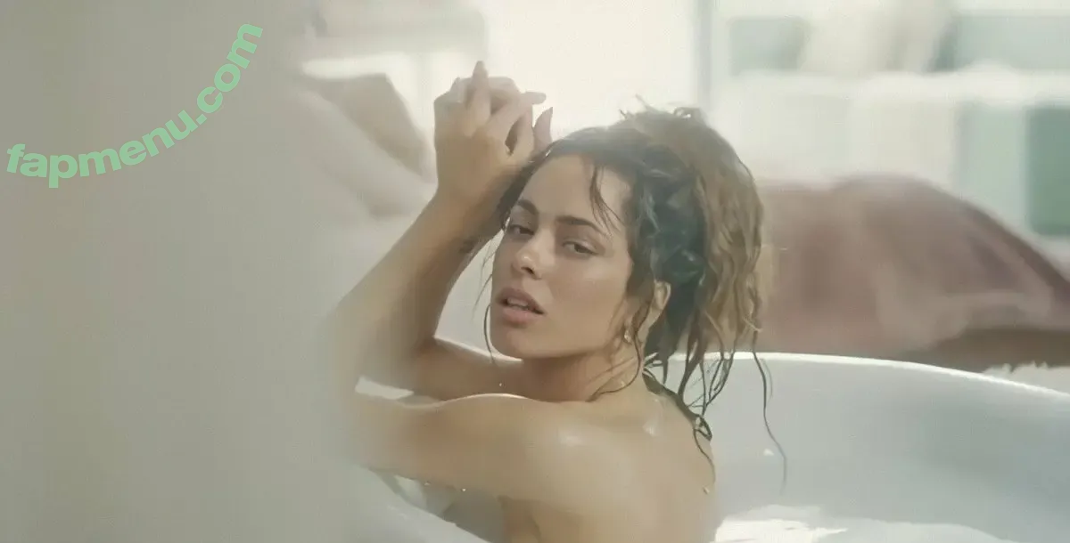 Tini Stoessel nude photo #0005 (Tini Stoessel)