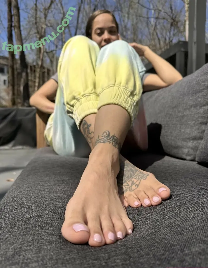Tinkertoez nude photo #0002 (tinkertoez_)