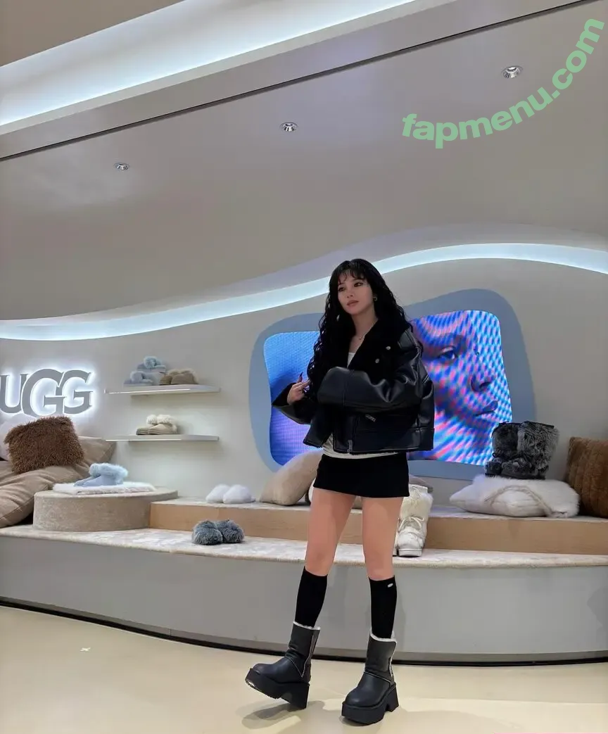 tiny.pretty.j nude photo #0401 (tiny.pretty.j)