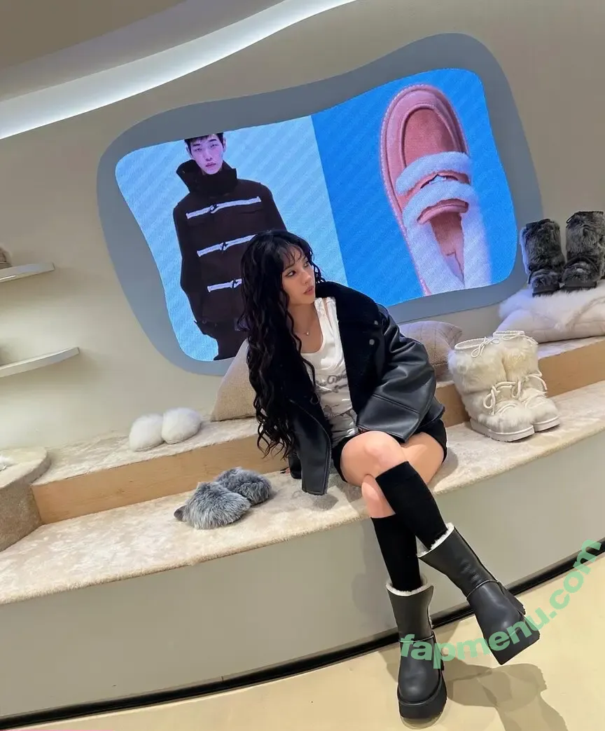 tiny.pretty.j nude photo #0406 (tiny.pretty.j)