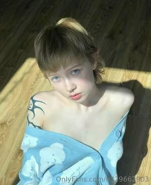 tiny_tyan / siesta_abithotter / tinytvhawaii nude photo #0003
