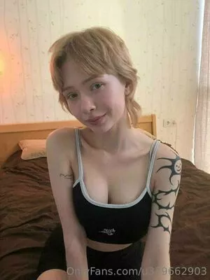 tiny_tyan / siesta_abithotter / tinytvhawaii nude photo #0076
