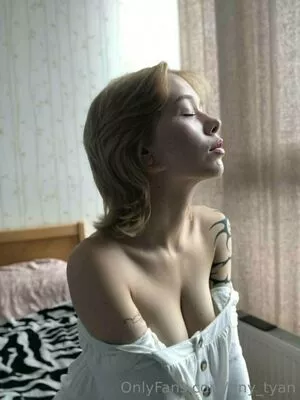 tiny_tyan / siesta_abithotter / tinytvhawaii nude photo #0096