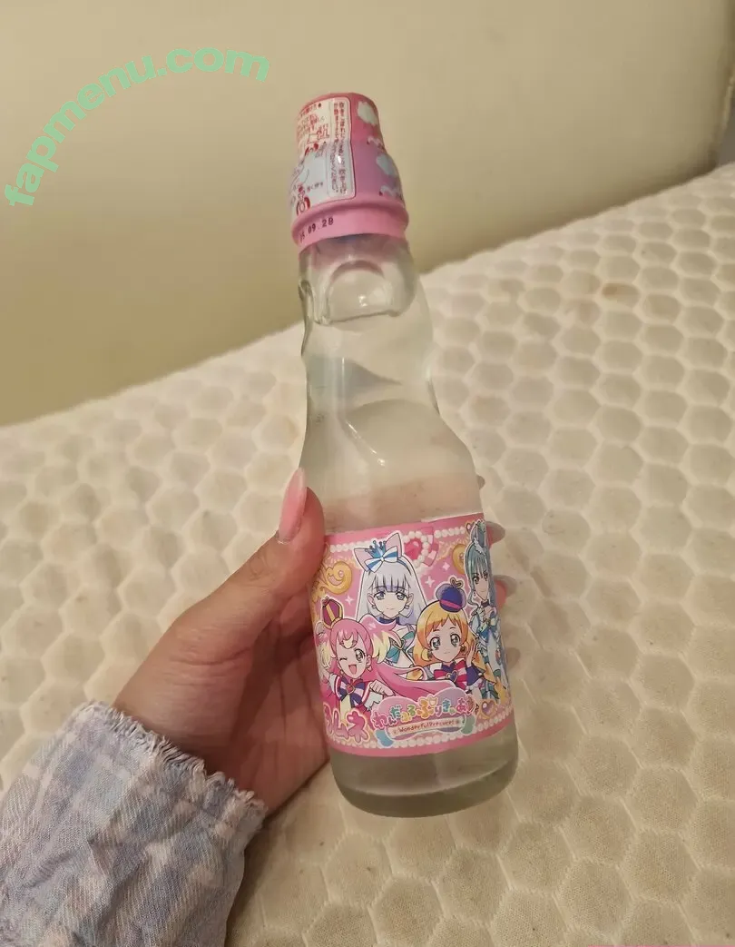 Tinyhakka nude photo #0006 (Tinyhakka)