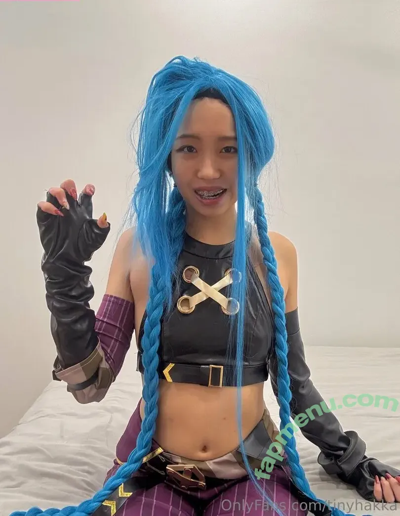 Tinyhakka nude photo #0028 (Tinyhakka)