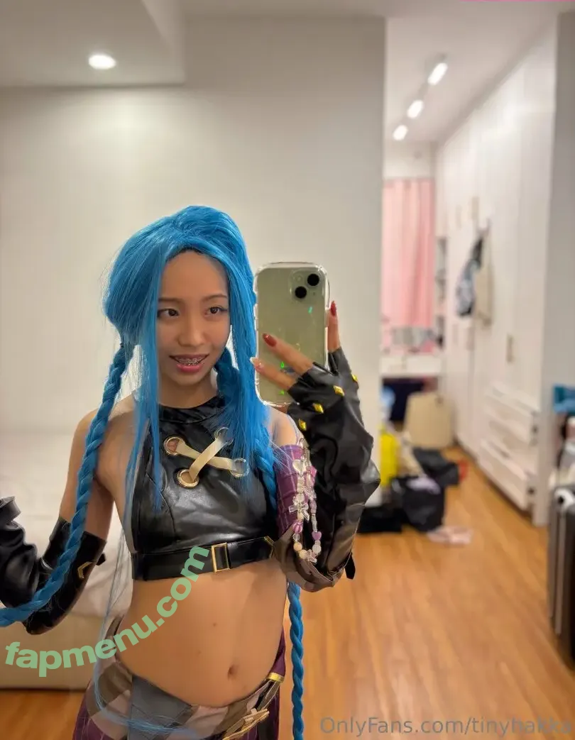 Tinyhakka nude photo #0042 (Tinyhakka)
