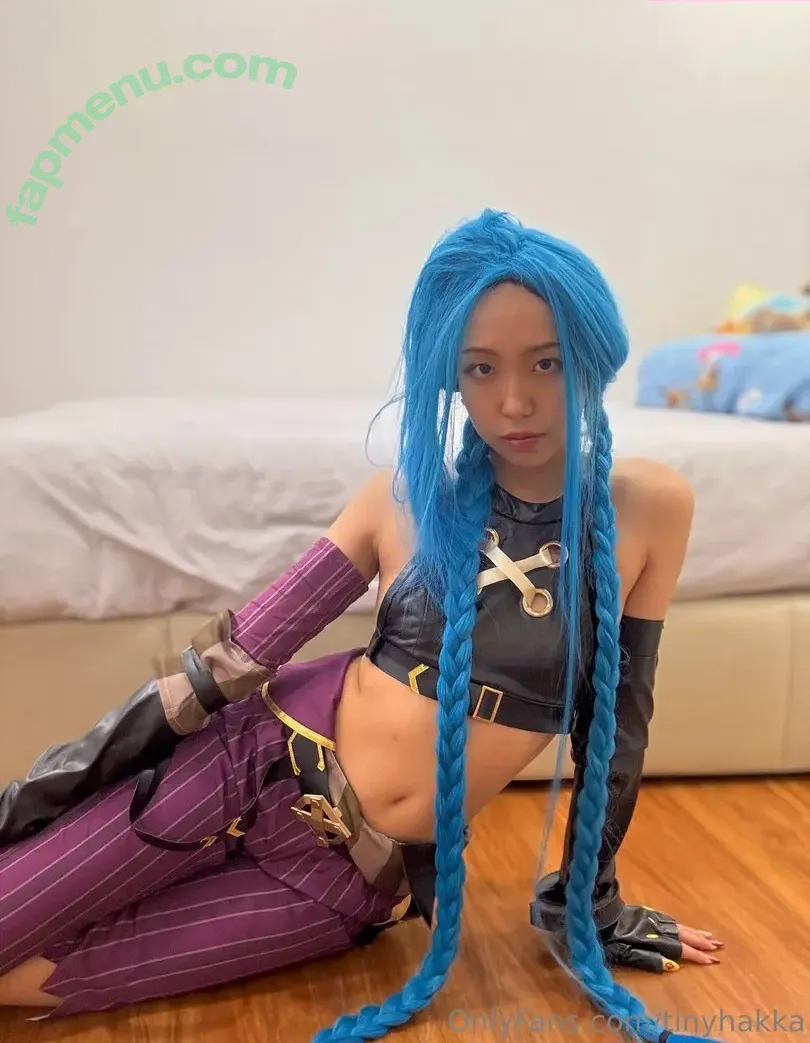 Tinyhakka nude photo #0047 (Tinyhakka)