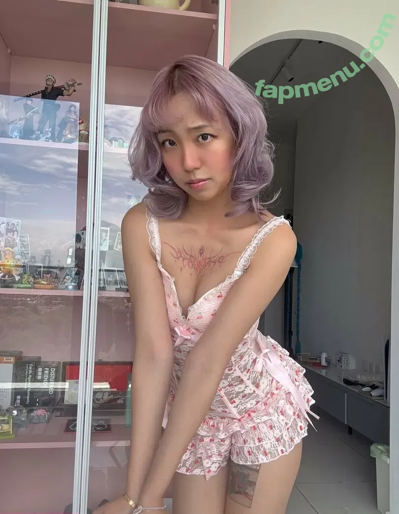 Tinyhakka nude photo #0052 (Tinyhakka)