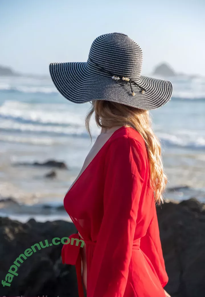 Tinyhini nude photo #1144 (Sam / tinyhiniofficial)