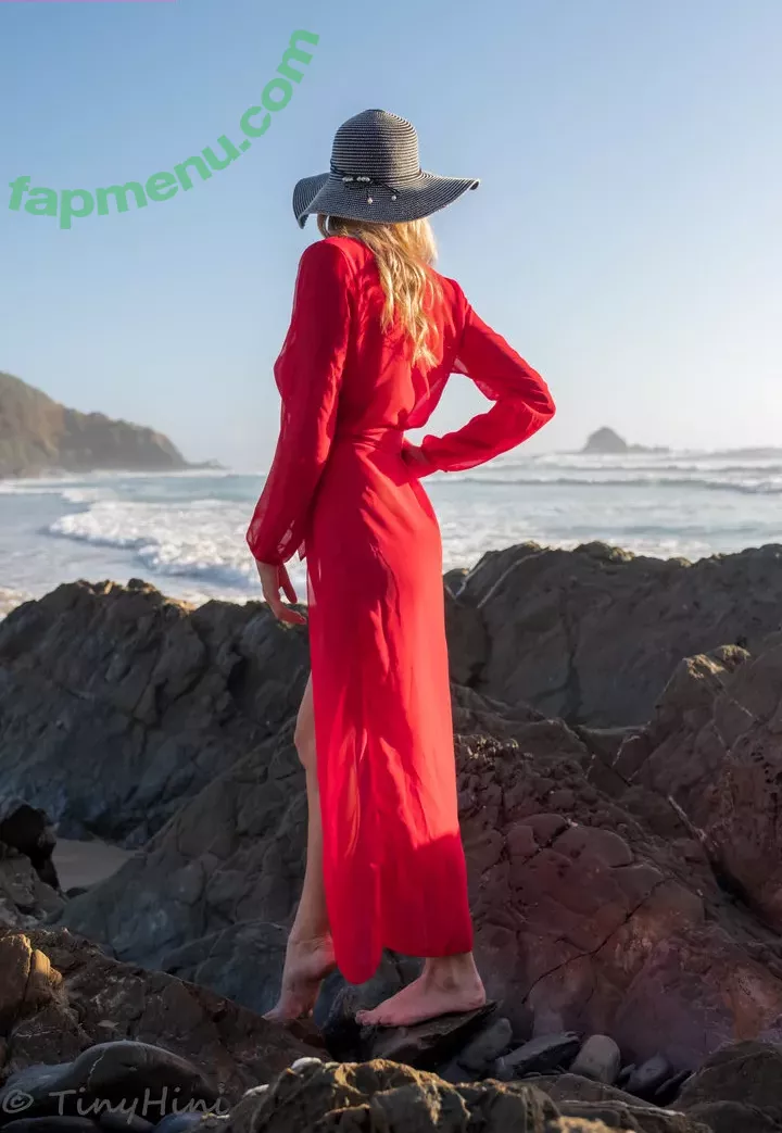 Tinyhini nude photo #1145 (Sam / tinyhiniofficial)