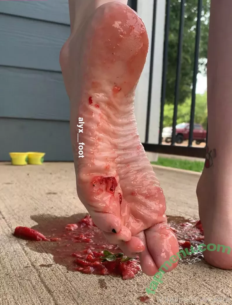 tinykittie nude photo #0005 (tinykitty15)