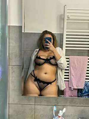 tinyleah / tiny.leah nude photo #0123
