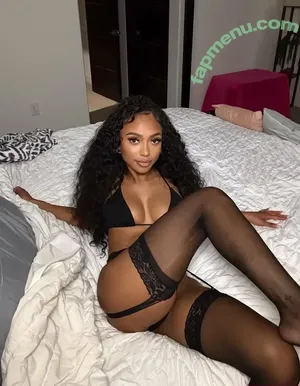 tinymiaxxx / mia_mia_x3 nude photo #0063