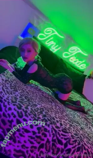 TinyTexie nude photo #0001