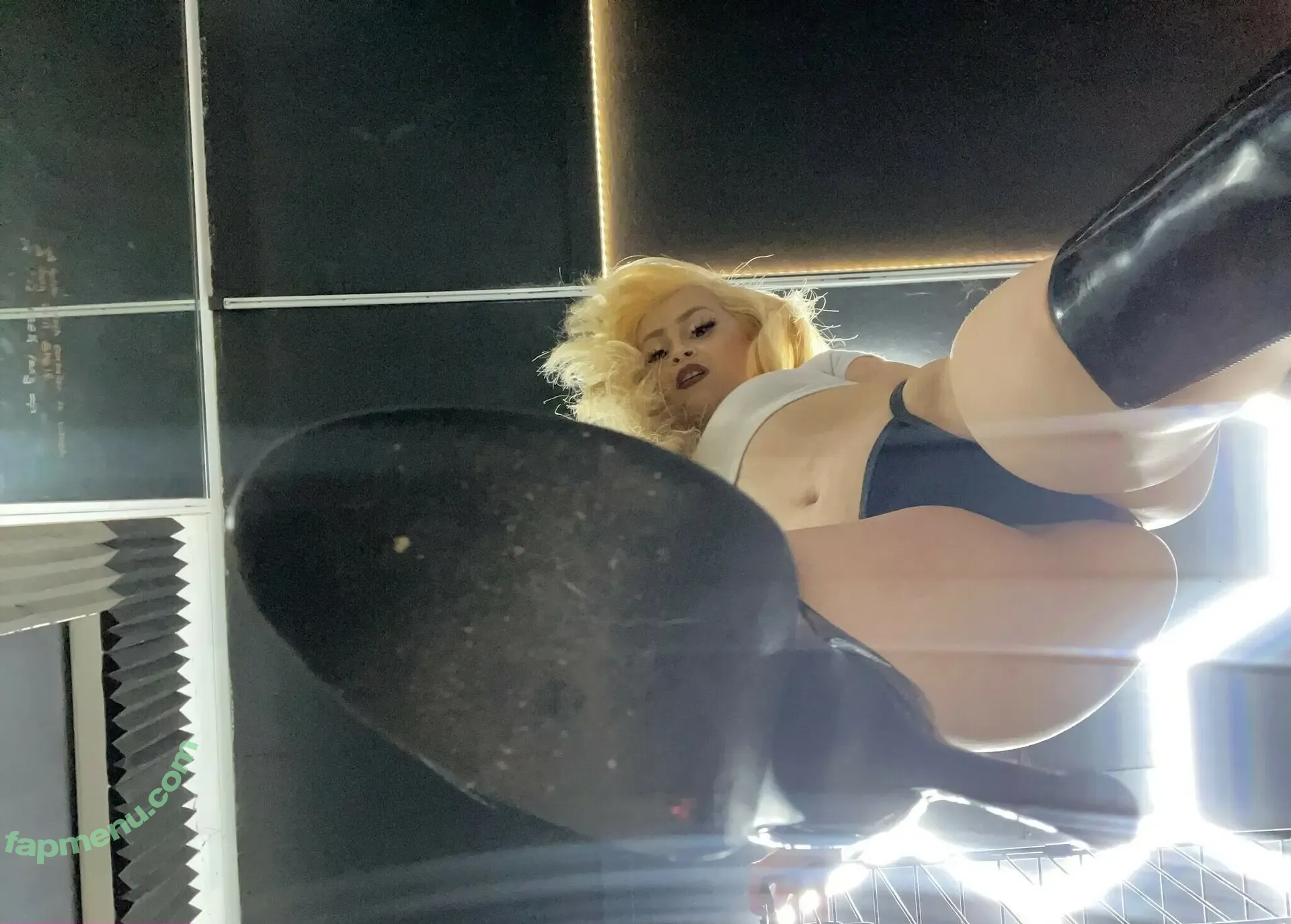 TinyTexie nude photo #0002 (TinyTexie)