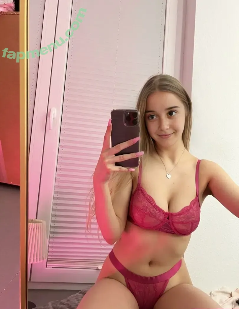 Tinyyava nude photo #0005 (avaplushies / tinyyavaaa)