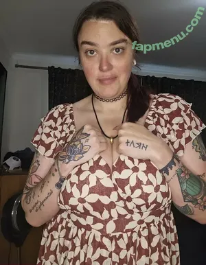 tits_tatts_and_tolkien / tatts_and_tolkien nude photo #0012
