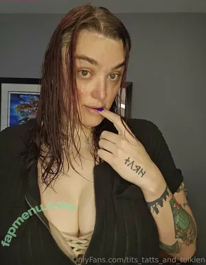 tits_tatts_and_tolkien / tatts_and_tolkien nude photo #0022