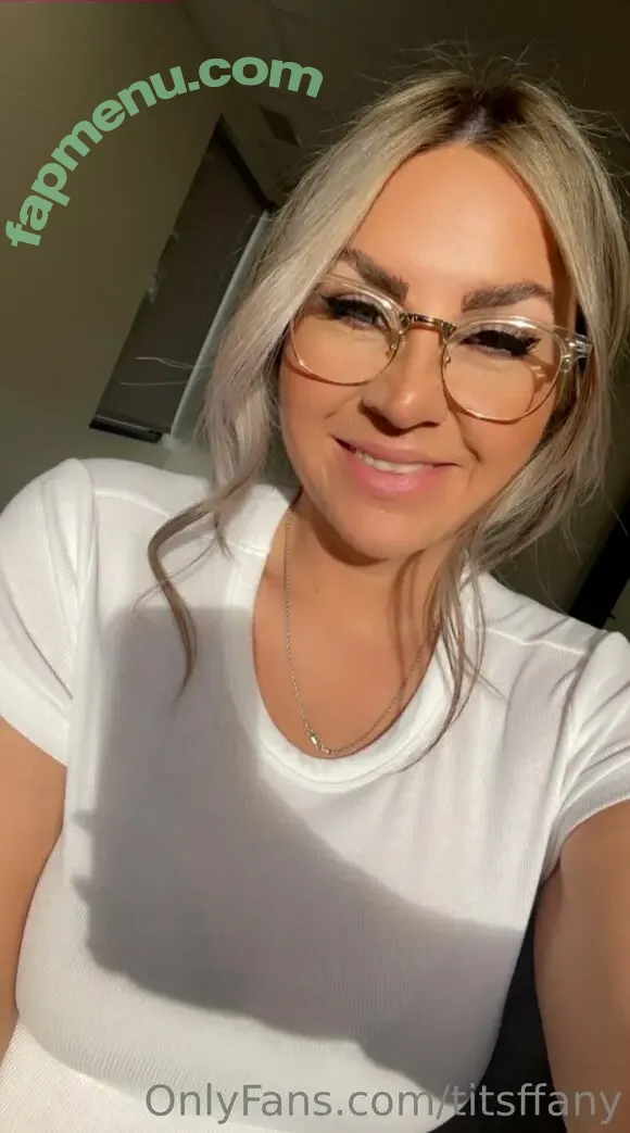 titsffany nude photo #0007 (titiffffany)