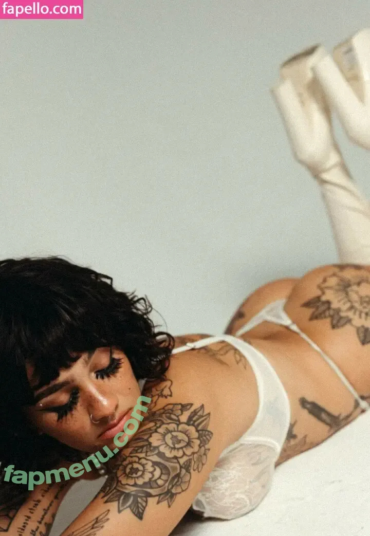 tiuhmariuh nude photo #0104 (itsmiatiamaria)