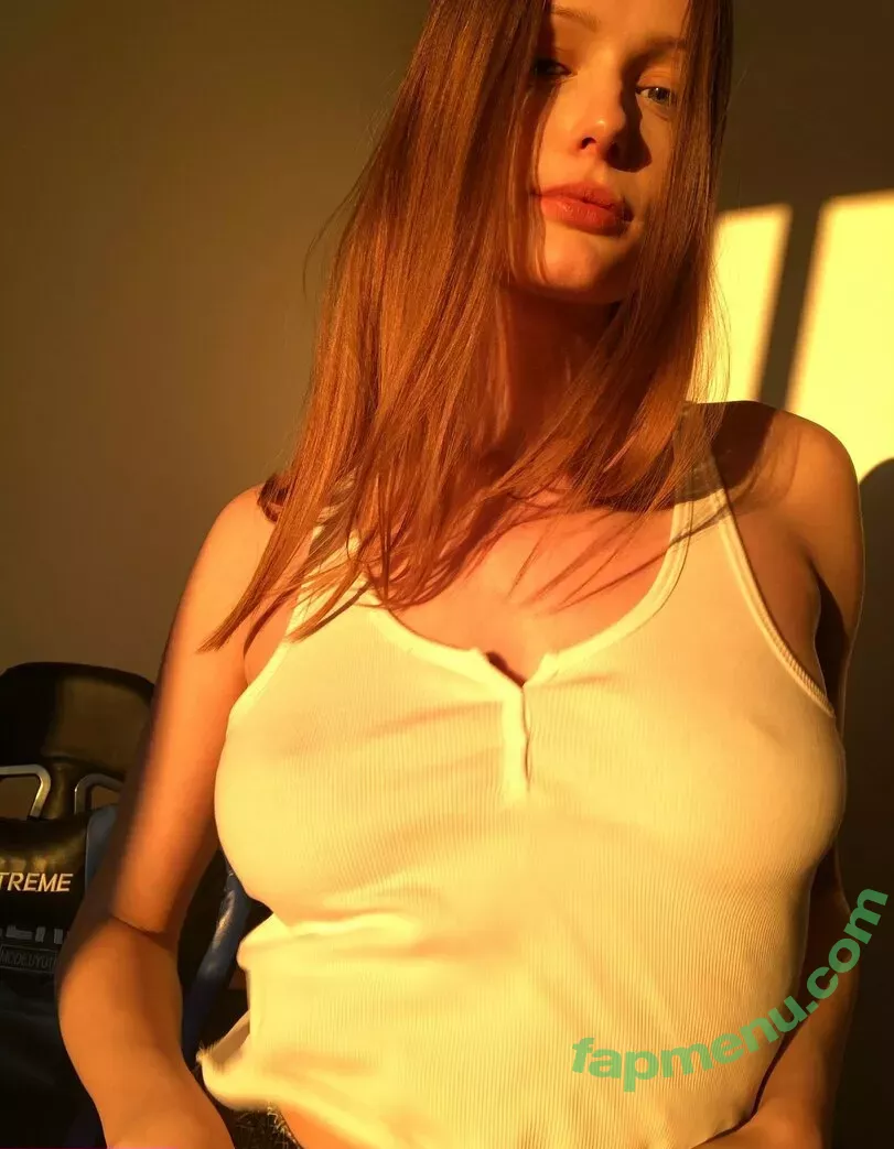 Tniwe nude photo #1172 (Tniwe)