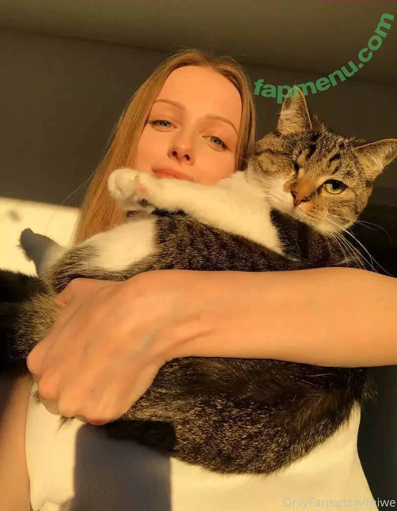 Tniwe nude photo #1204 (Tniwe)