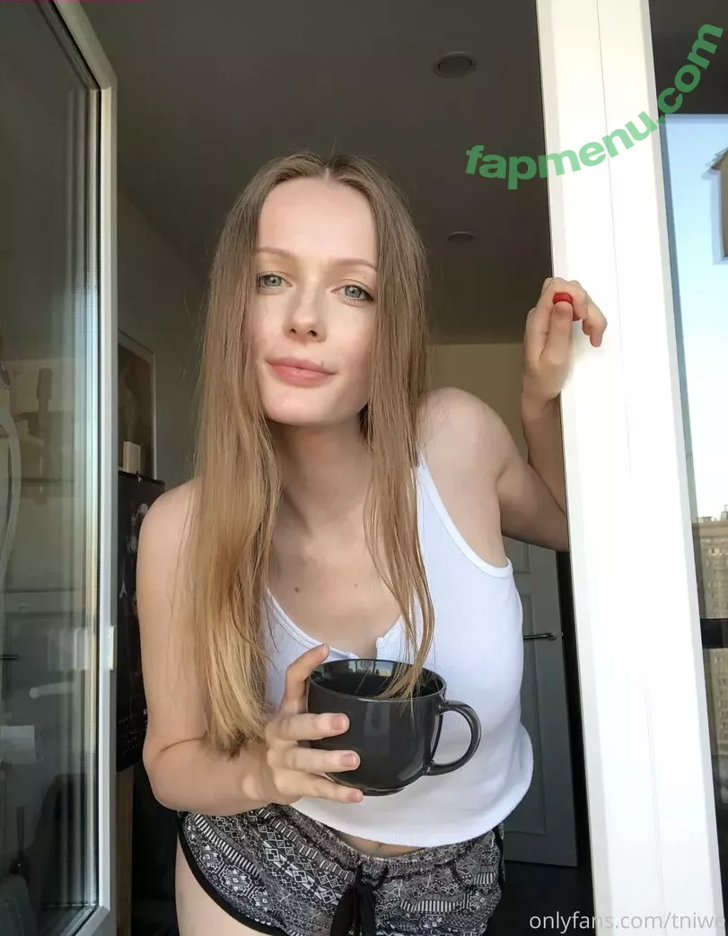 Tniwe nude photo #1274 (Tniwe)