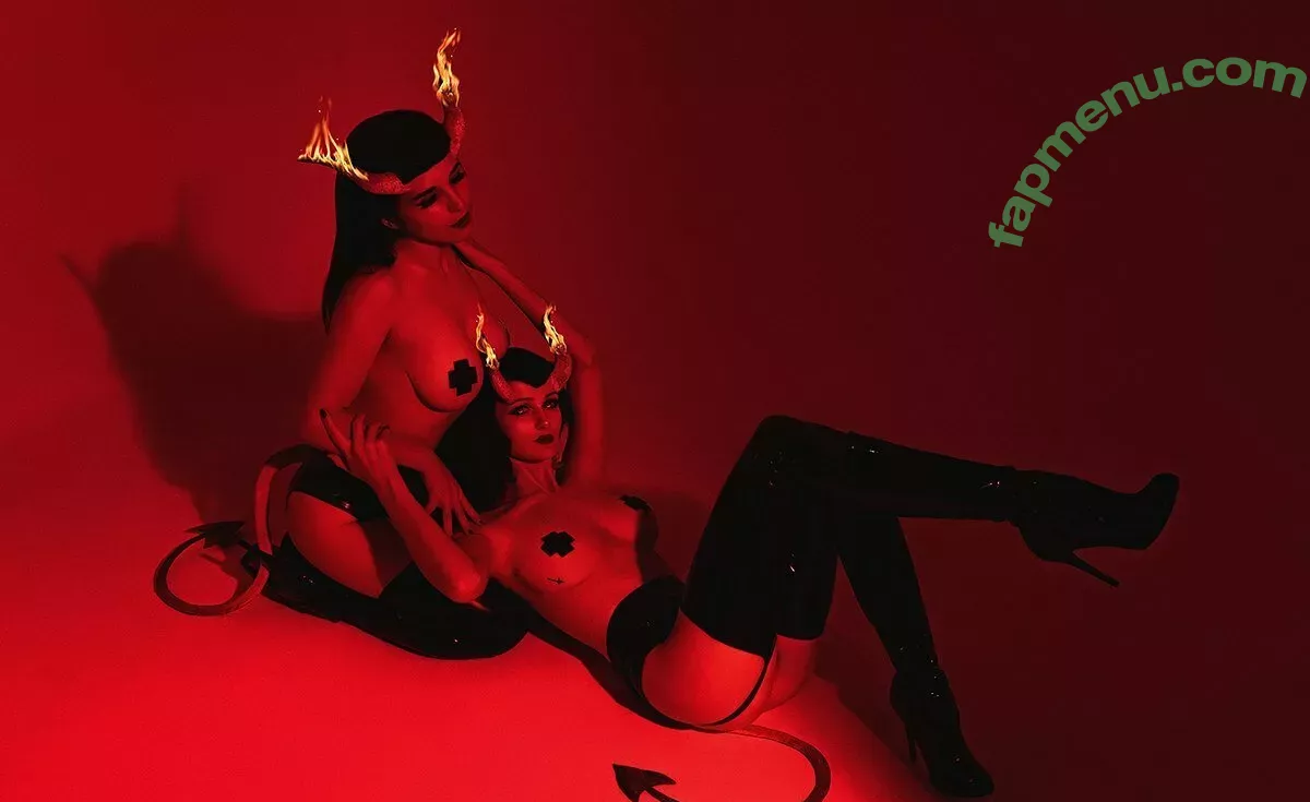 Tniwe nude photo #1349 (Tniwe)