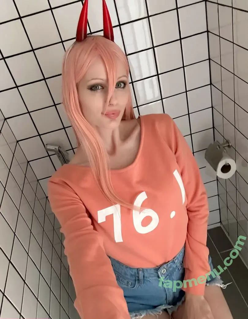 Tniwe nude photo #2384 (Tniwe)