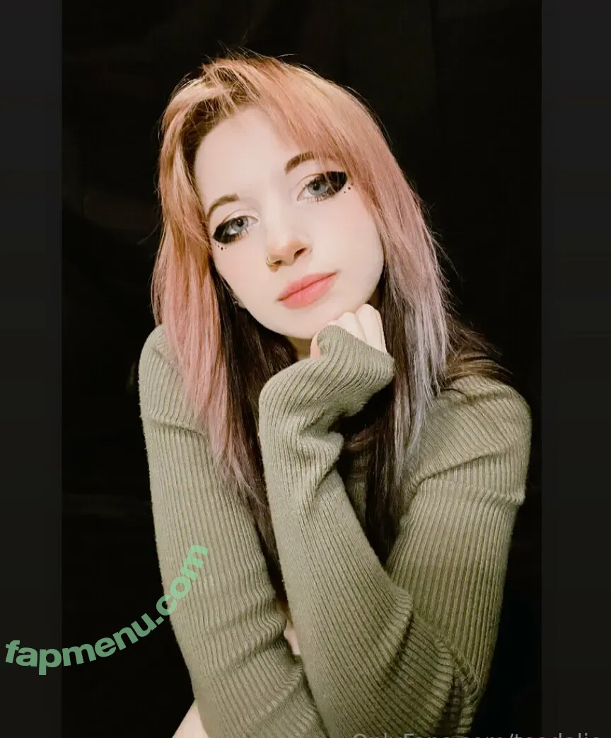 toadalie nude photo #0021 (toadalie)