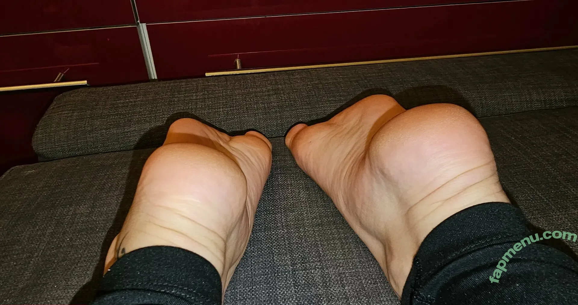 toesbeforebros_ nude photo #0020 (freewillisstoredintheballz)