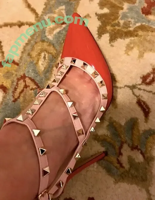 toesbyshayla nude photo #0005 (toesbyshayla)