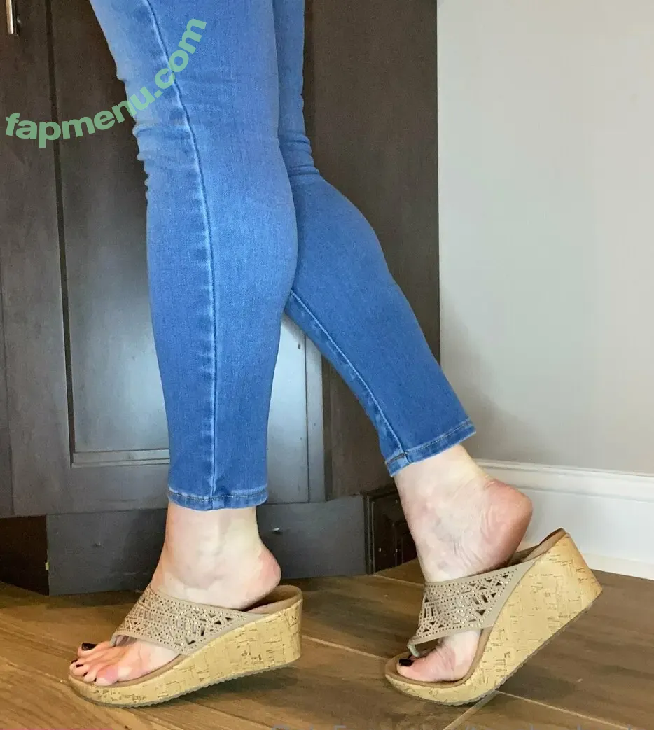 toesbyshayla nude photo #0007 (toesbyshayla)