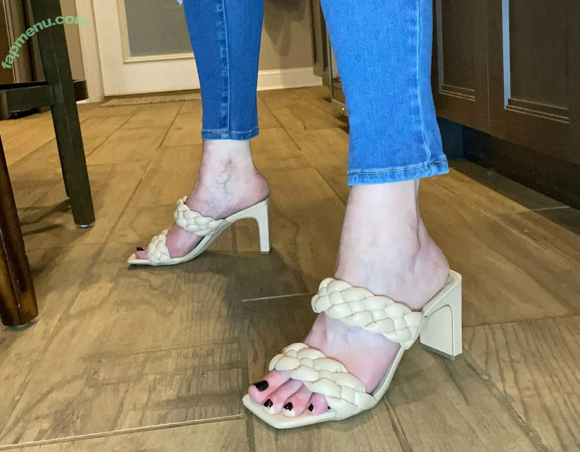 toesbyshayla nude photo #0009 (toesbyshayla)
