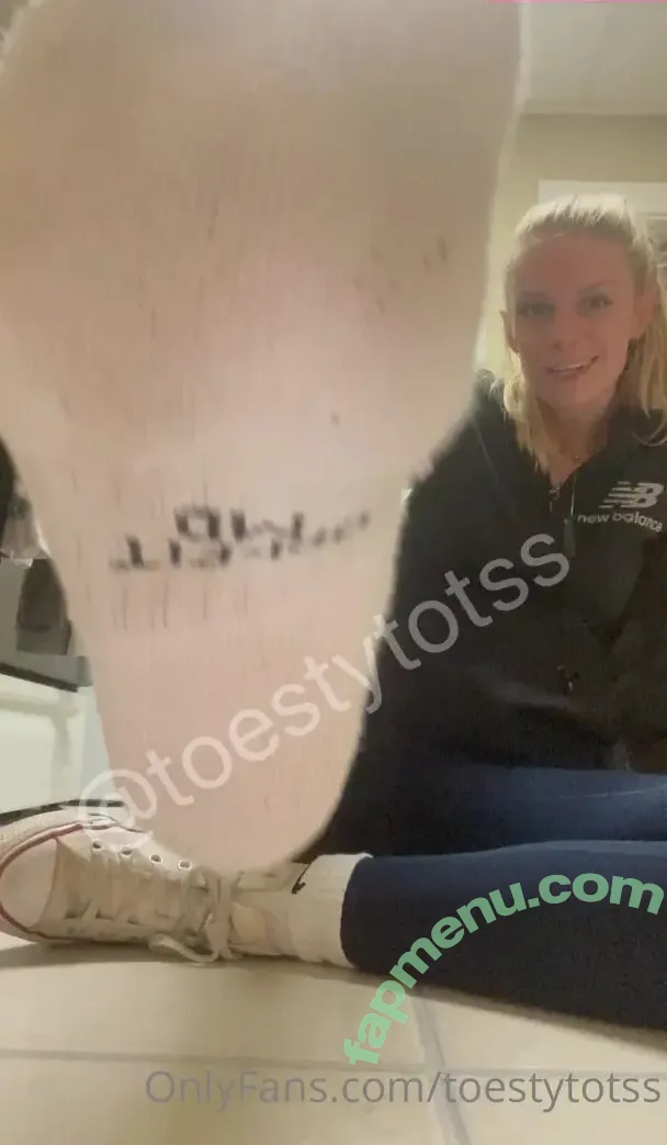 toestytotss nude photo #0003 (tassstty_toes)