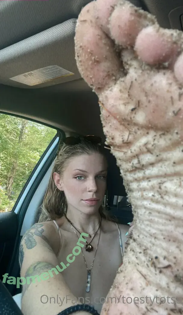 toestytotss nude photo #0017 (tassstty_toes)