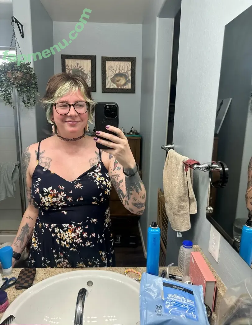 togechickfree nude photo #0026 (togechickfree)